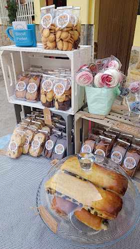 Fotografia tomada fuera de Le Petit Biscuit - Tienda de galletas en Lanzahíta, Ávila