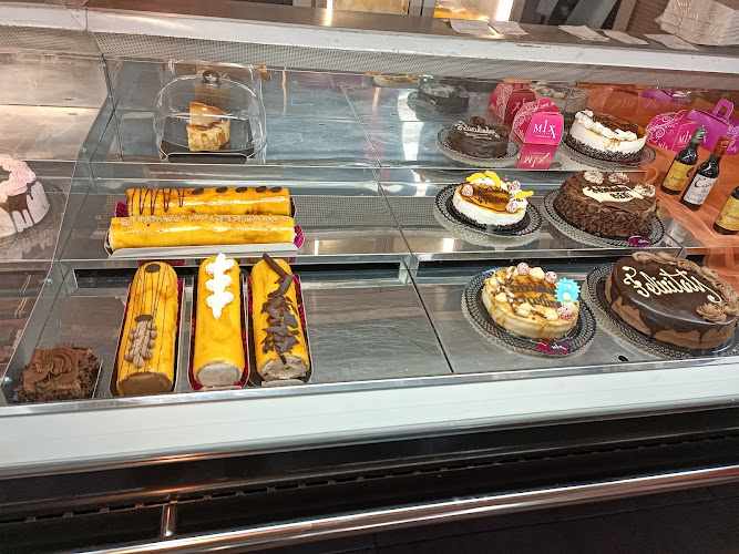 Fotografia tomada fuera de Pasteleria Mix ,Obrador - Pastelería en Sant Quirze del Vallès, Barcelona