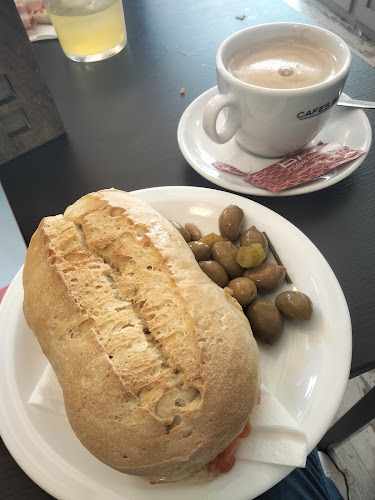 Fotografia tomada fuera de Es forn des Refugi - Panadería en Bunyola, Baleares