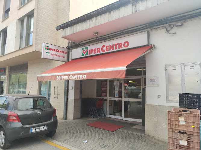 Fotografia tomada fuera de Hiper Centro - Supermercado en Montuïri, Baleares