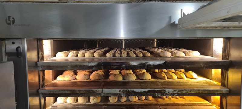Fotografia tomada fuera de Panaderia Paulino - Panadería en Santiago de Compostela, A Coruña
