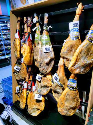 Fotografia tomada fuera de EROSKI PUERTO DE ALCUDIA - Supermercat en Port d'Alcúdia, Baleares