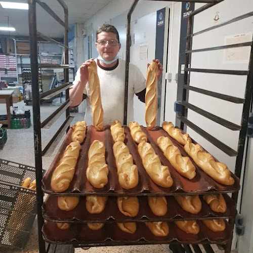 Fotografia tomada fuera de La Tahona de Pelayo - Panadería en Pelayos de la Presa, Madrid