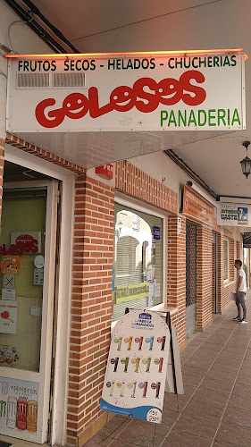 Fotografia tomada fuera de GOLOSOS (frutos secos, helados, refrescos, fritos, golosinas y juguetes) - Tienda de golosinas en Arévalo, Ávila