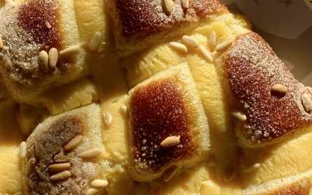 Fotografia tomada fuera de Forn Puigvendrelló - Panadería en Tona, Barcelona