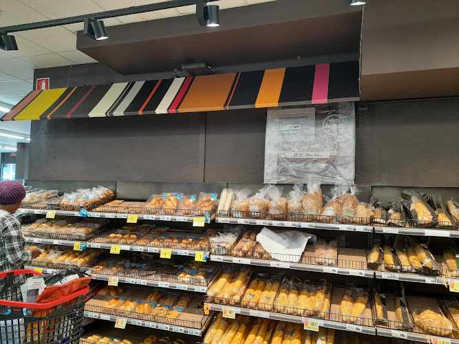 Fotografia tomada fuera de EROSKI - Supermercado en Zumaia, Guipúzcoa