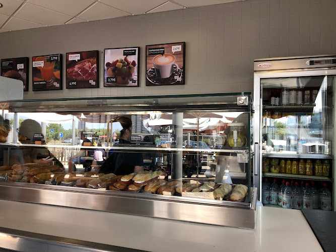 Fotografia tomada fuera de Área de Servicio Gironès Café Café (Dir. Francia) - cafeterías en Aiguaviva, Girona