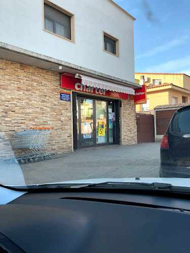 Fotografia tomada fuera de Supermercats Charter - Supermercado en Sils, Girona