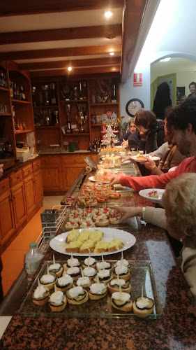 Fotografia tomada fuera de El 9 Bar Anton - bares en Sant Jaume de Llierca, Girona