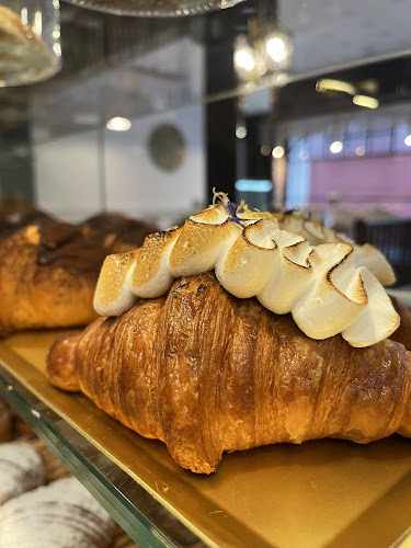 Fotografia tomada fuera de La Boulangerie - Pastelería en Tona, Barcelona