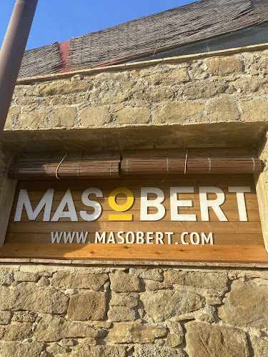 Fotografia tomada fuera de Masobert - Tienda de alimentos orgánicos en Rupià, Girona