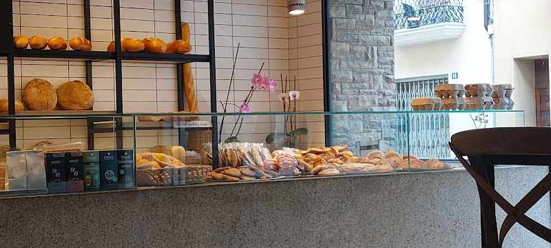 Fotografia tomada fuera de Fleca Pujadas - Panadería en Centelles, Barcelona