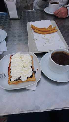 Fotografia tomada fuera de Churreria La Castreña - Churrería en Castro-Urdiales, Cantabria