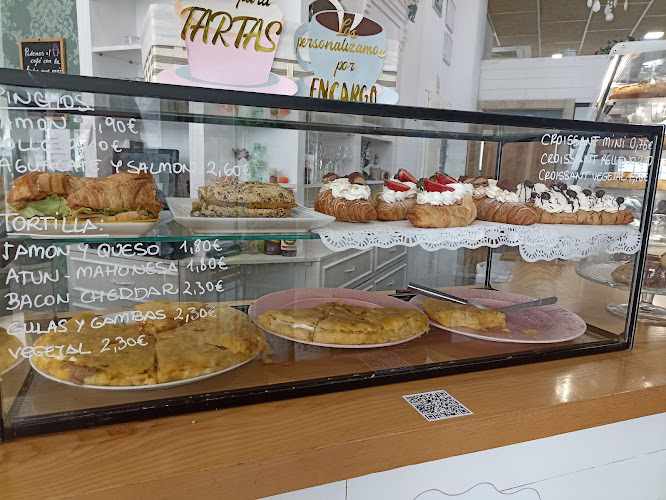 Fotografia tomada fuera de Marta Sweet Dreams - Pastelería en Torrelavega, Cantabria