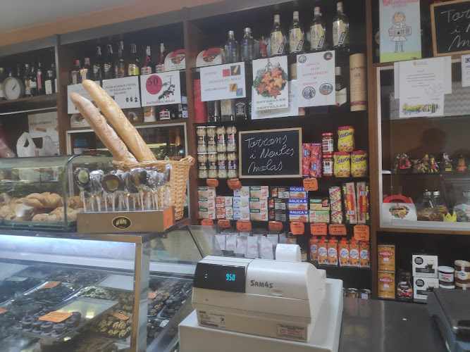 Fotografia tomada fuera de Pastisseria Molas - Pastisseria en Centelles, Barcelona