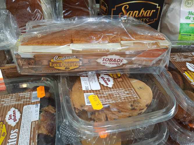 Fotografia tomada fuera de Tienda Rico Rico - Tienda de delicatessen en Llanes, Asturias