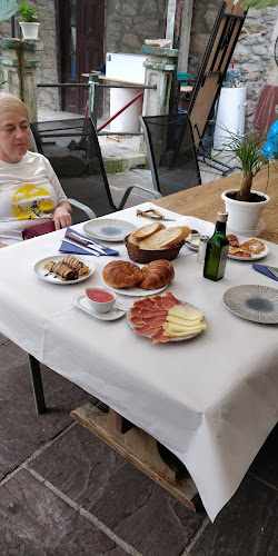 Fotografia tomada fuera de Posada La Cuadrona - restaurantes en La Hermida, Cantabria