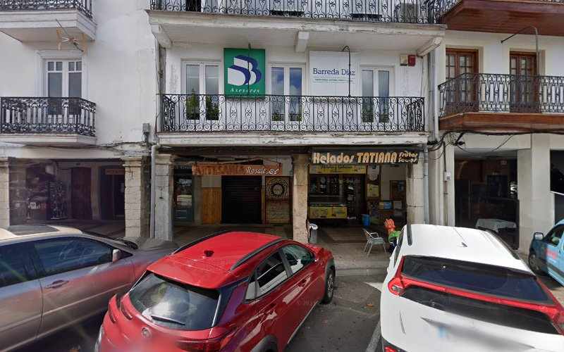 Fotografia tomada fuera de Helados Tatiana - Heladería en San Vicente de la Barquera, Cantabria