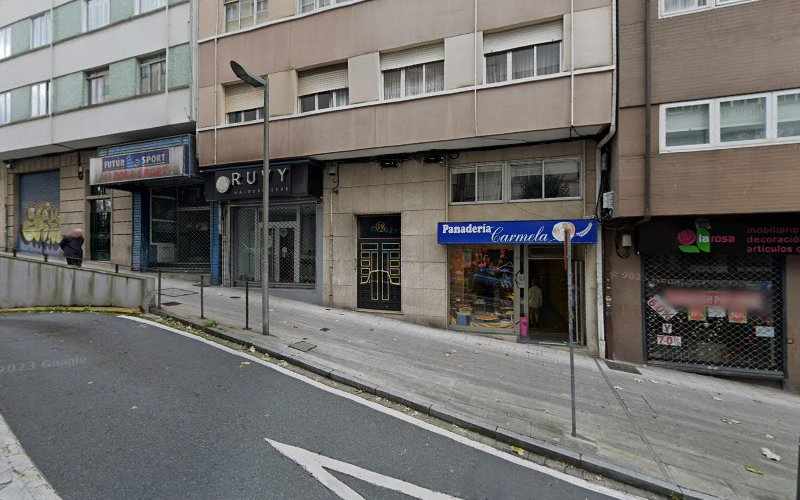 Fotografia tomada fuera de Panadería Julifer S.L. - Panadaría en Santiago de Compostela, A Coruña