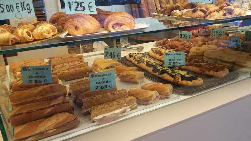 Fotografia tomada fuera de Panadería Risueño - Forn de pa en Barcelona, Barcelona