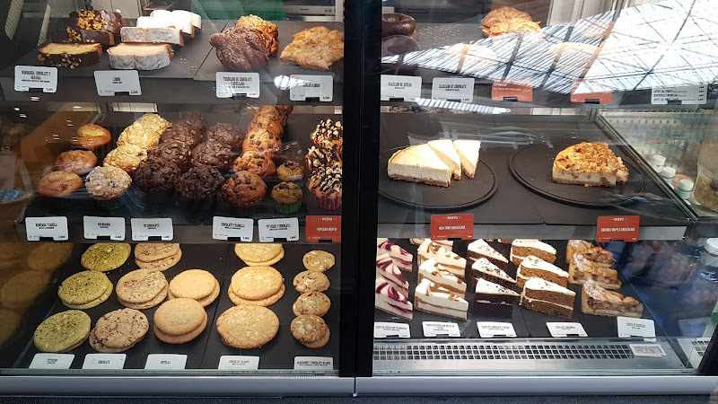 Fotografia tomada fuera de Starbucks - cafeterías en Santander, Cantabria