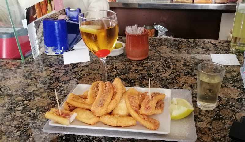Fotografia tomada fuera de Cafeteria Bar La Estela - bares en Vargas, Cantabria