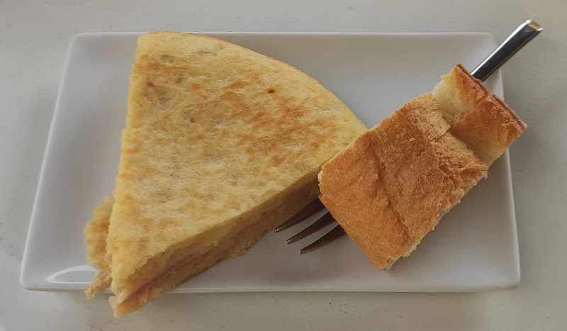 Fotografia tomada fuera de Trampantojo - cafeterías en Burgos, Burgos