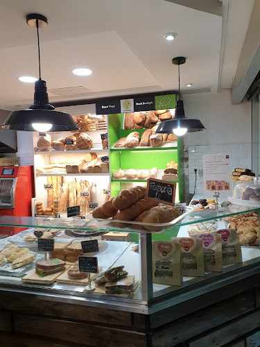 Fotografia tomada fuera de Ketterer Pan Alemán - Panadería-Cafetería - Forn de pa en Castelldefels, Barcelona