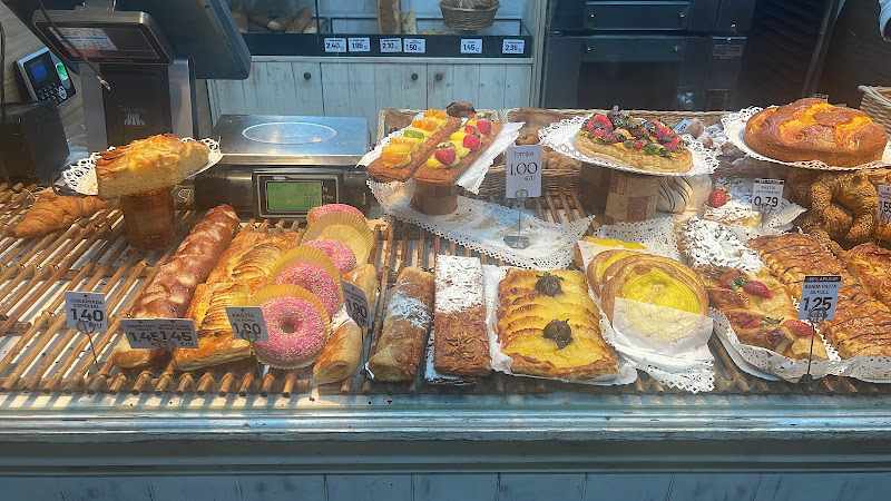 Fotografia tomada fuera de MacxiPa - Panadería en Castelldefels, Barcelona