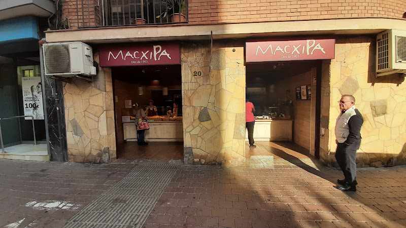 Fotografia tomada fuera de Macxipa - Panadería en Castelldefels, Barcelona