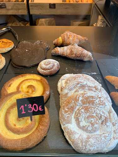 Fotografia tomada fuera de MOM Bread&Coffee - cafeterías en Castelldefels, Barcelona