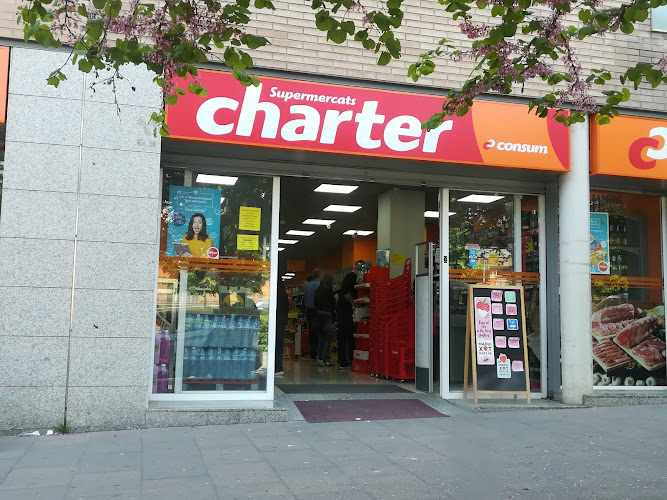 Fotografia tomada fuera de Supermercats Charter - Supermercado en Igualada, Barcelona