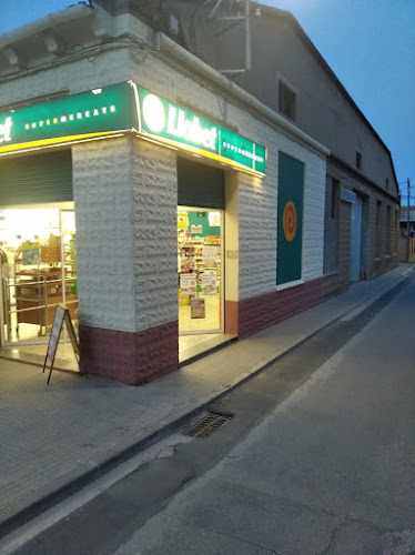 Fotografia tomada fuera de Supermercado Llobet - Supermercat en Navàs, Barcelona