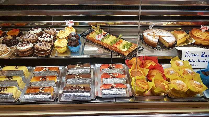 Fotografia tomada fuera de Pastelería Sant Lluís - Pastisseria en Barcelona, Barcelona