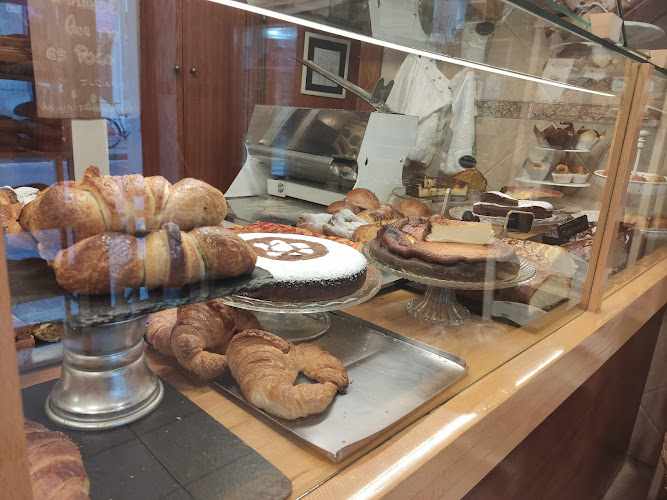 Fotografia tomada fuera de El Taller del Pa - Panadería en Barcelona, Barcelona