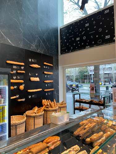 Fotografia tomada fuera de 365 - cafeterías en Barcelona, Barcelona