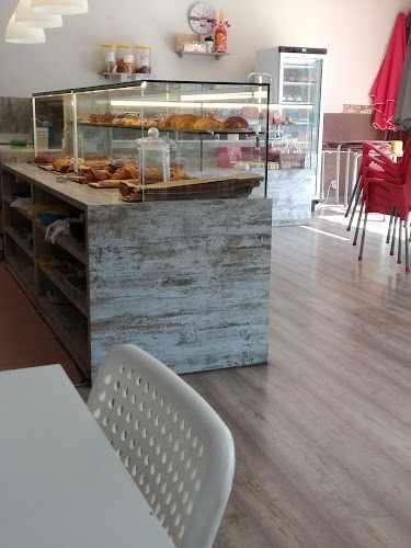 Fotografia tomada fuera de El fornet de l'Aran – Fleca degustació - restaurantes en Cornellà de Llobregat, Barcelona
