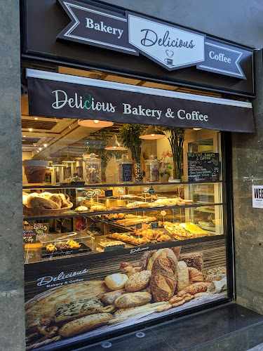 Fotografia tomada fuera de Delicious Bakery & Coffee - Panadería en Barcelona, Barcelona