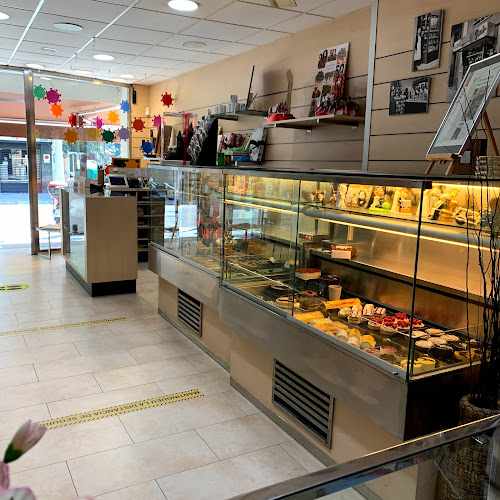 Fotografia tomada fuera de Pastelería Gual - Pastisseria en Barcelona, Barcelona