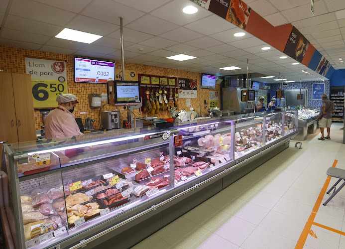 Fotografia tomada fuera de Supermercat Consum - Supermercat en Barcelona, Barcelona