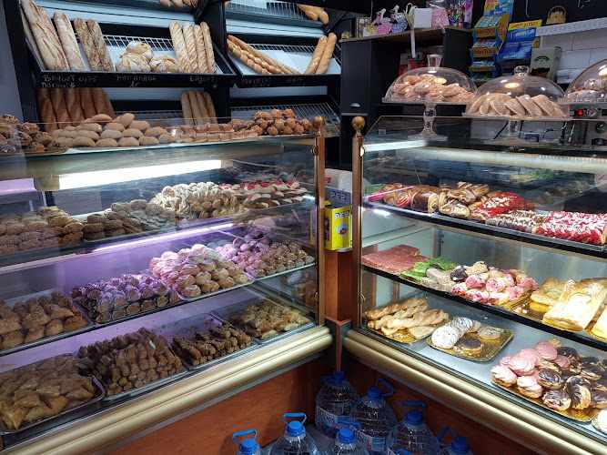 Fotografia tomada fuera de Panificadora Al Andalus - Panadería en Barcelona, Barcelona