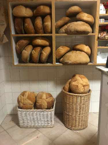 Fotografia tomada fuera de Forn i Pastisseria Palau - Panadería en Sant Martí Sesgueioles, Barcelona