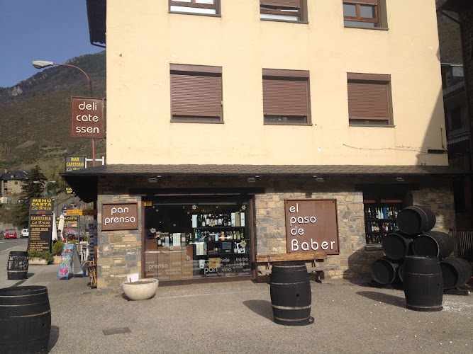 Fotografia tomada fuera de El Paso de Baber - Tienda de alimentación en Benasque, Huesca