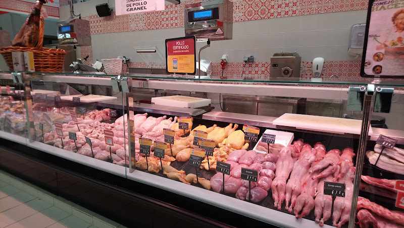 Fotografia tomada fuera de Alcampo - Supermercado en Huesca, Huesca