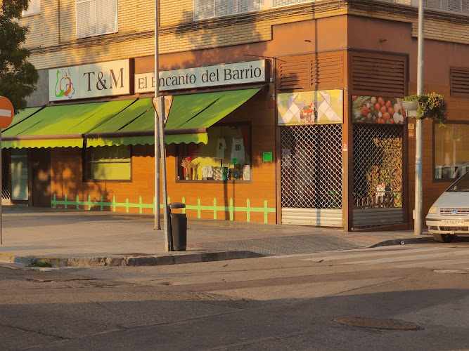 Fotografia tomada fuera de T&M Encanto Del Barrio - Supermercado en Huesca, Huesca