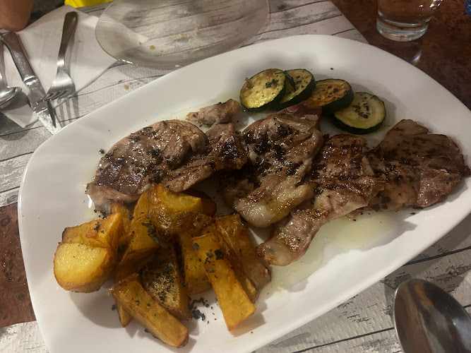 Fotografia tomada fuera de La Cabaña Bar Merendero - bares en Yebra de Basa, Huesca