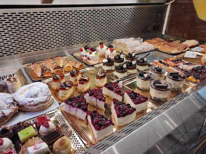 Fotografia tomada fuera de Cafetería Pastelería Confi - Pastelería en Pozo Alcón, Jaén