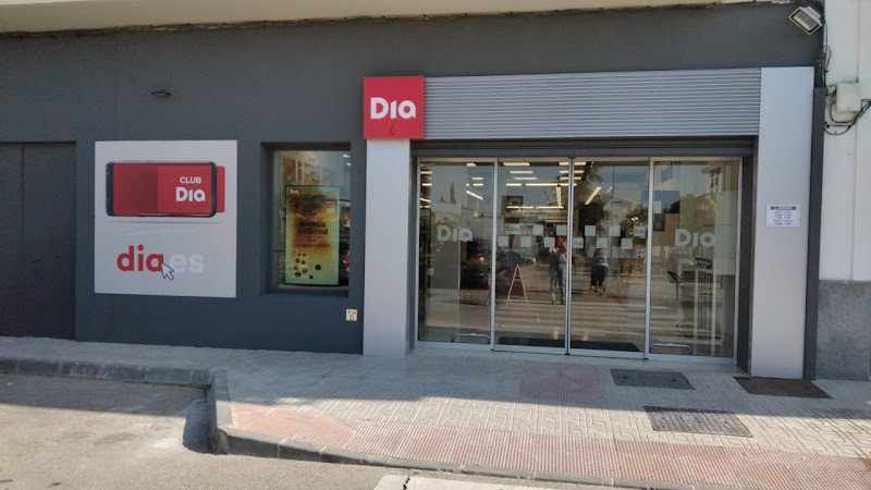 Fotografia tomada fuera de Supermercados Dia - Supermercado en Peal de Becerro, Jaén