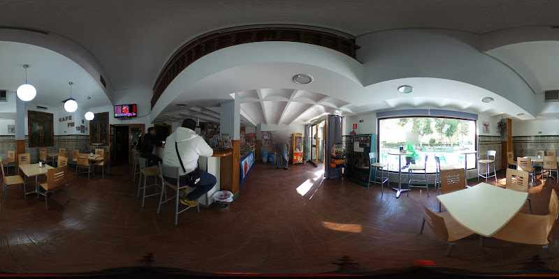 Fotografia tomada fuera de Cafetería FM-18 - cafeterías en Beas de Segura, Jaén