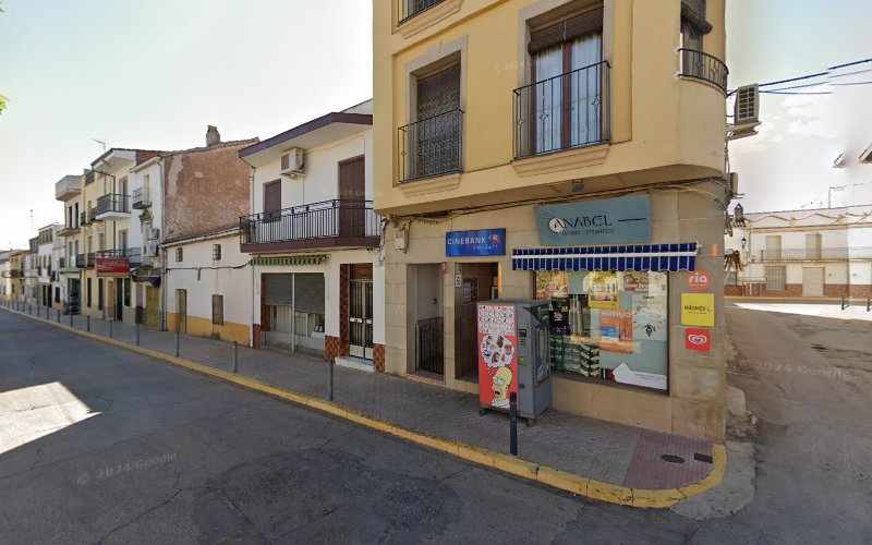 Fotografia tomada fuera de Punto Joven Anabel - Tienda de golosinas en Arroyo del Ojanco, Jaén